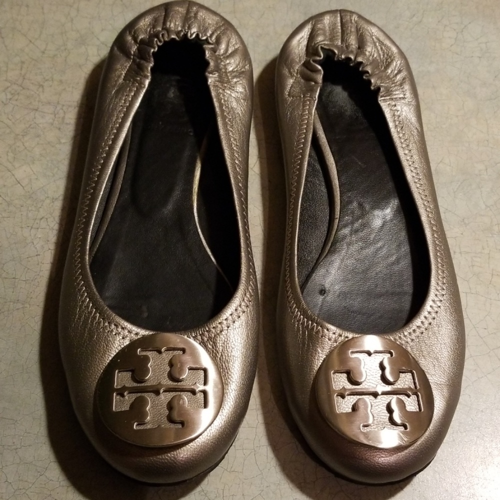 TORY BURCH REVA FLATS. PEWTER LEATHER
